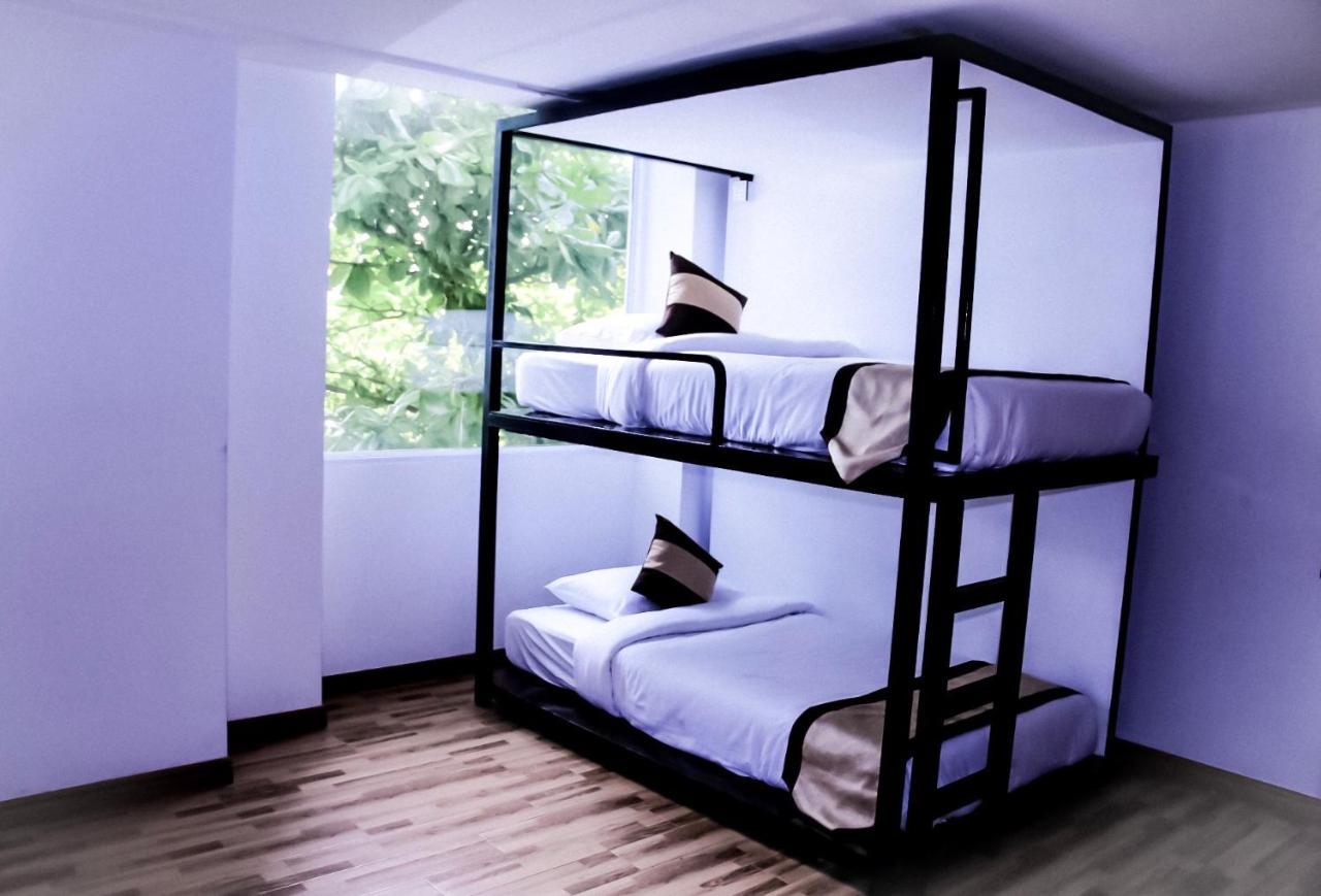 The Lodge Yangon Poshtel Экстерьер фото